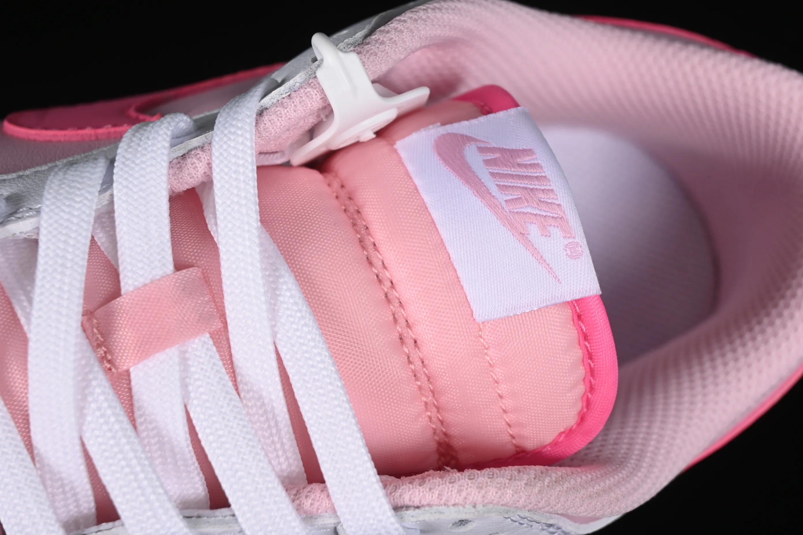 All Categories Nk SB Dunk Series Nk SB Dunk Low Low-top sneakers Nk SB Dunk Low Glacier pink color Low-top casual sports skateboard shoes HQ1181-661